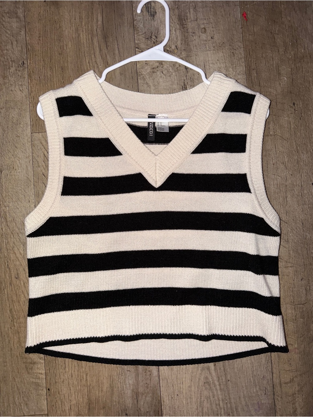 H&M Striped V-Neck Sweater Vest in Black & Cream